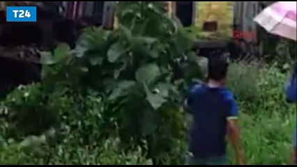 Hindistan’ın Thane şehrinde tren raydan çıktı