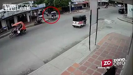 Hırsıza aldırmadan dondurmasını yemeye devam etti!