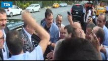 Bayramlaşırken taksicinin cebindeki sigarayı gören Erdoğan: Bak bak bak bak...