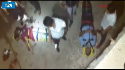 Polis, kovaladığı kadınla beraber 4 metreden düştü