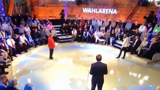 Merkel'e canlı yayında kürtaj sorusu!