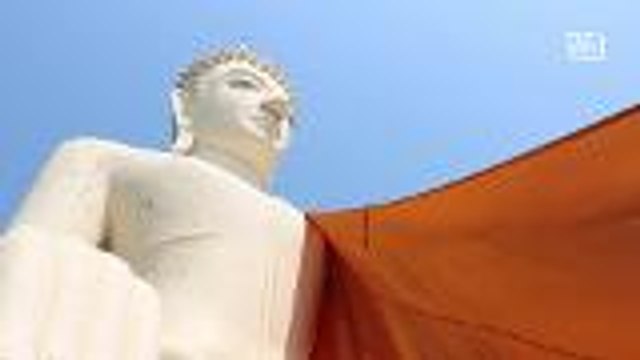 ASEAN Scoop: Robe-covering event on Buddha image in Thailand