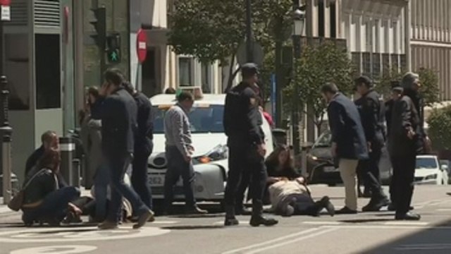 Dos heridas leves tras ser atropelladas por un taxi junto al Supremo