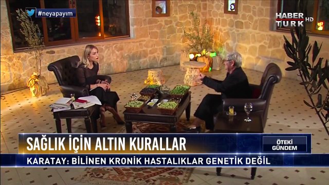 Canan Karatay, canlı yayında sunucuya zorla acı zeytin yedirdi