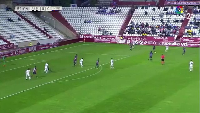 Maçta sakatlanan futbolcunun, cinsel organına 10 dikiş atıldı