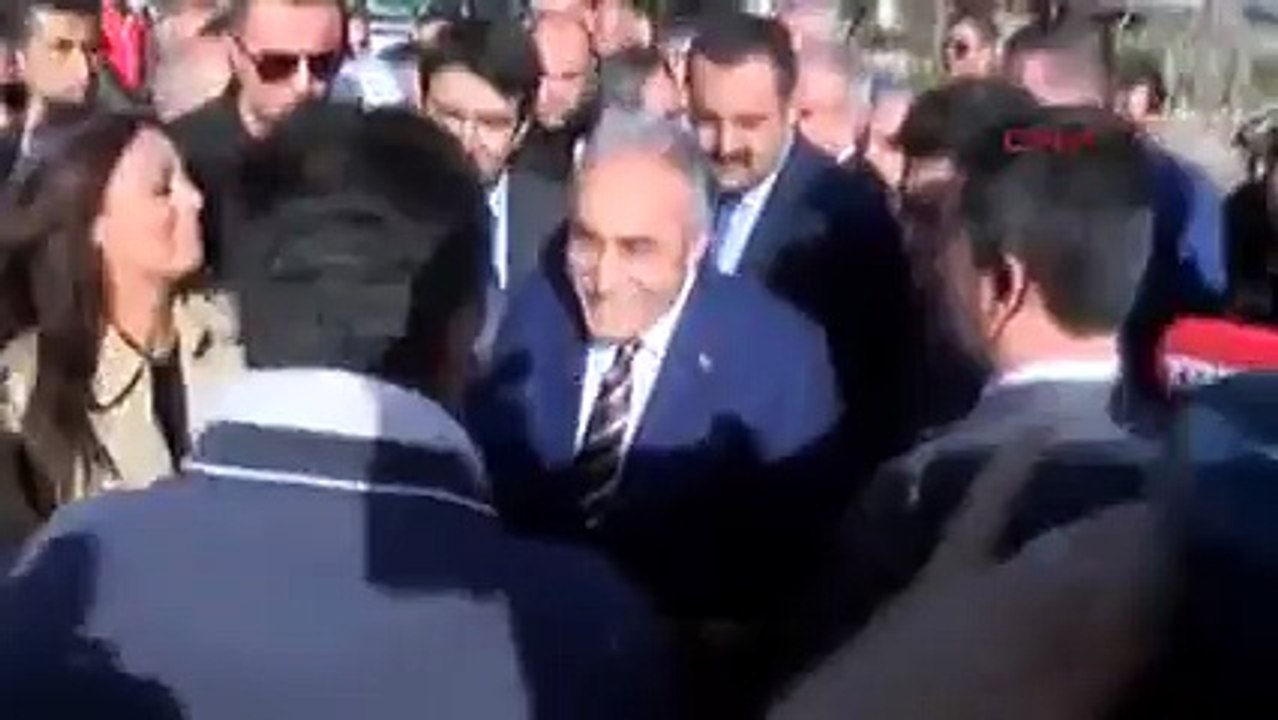 Antalyalı çiftçiden Bakan'a: Fatih Terim'in aldığı paranın 10'da biri bizi kurtarır
