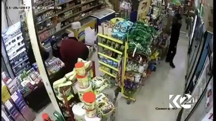 Markete giren şüpheliler kamerayı görünce halay çekmeye başladı!