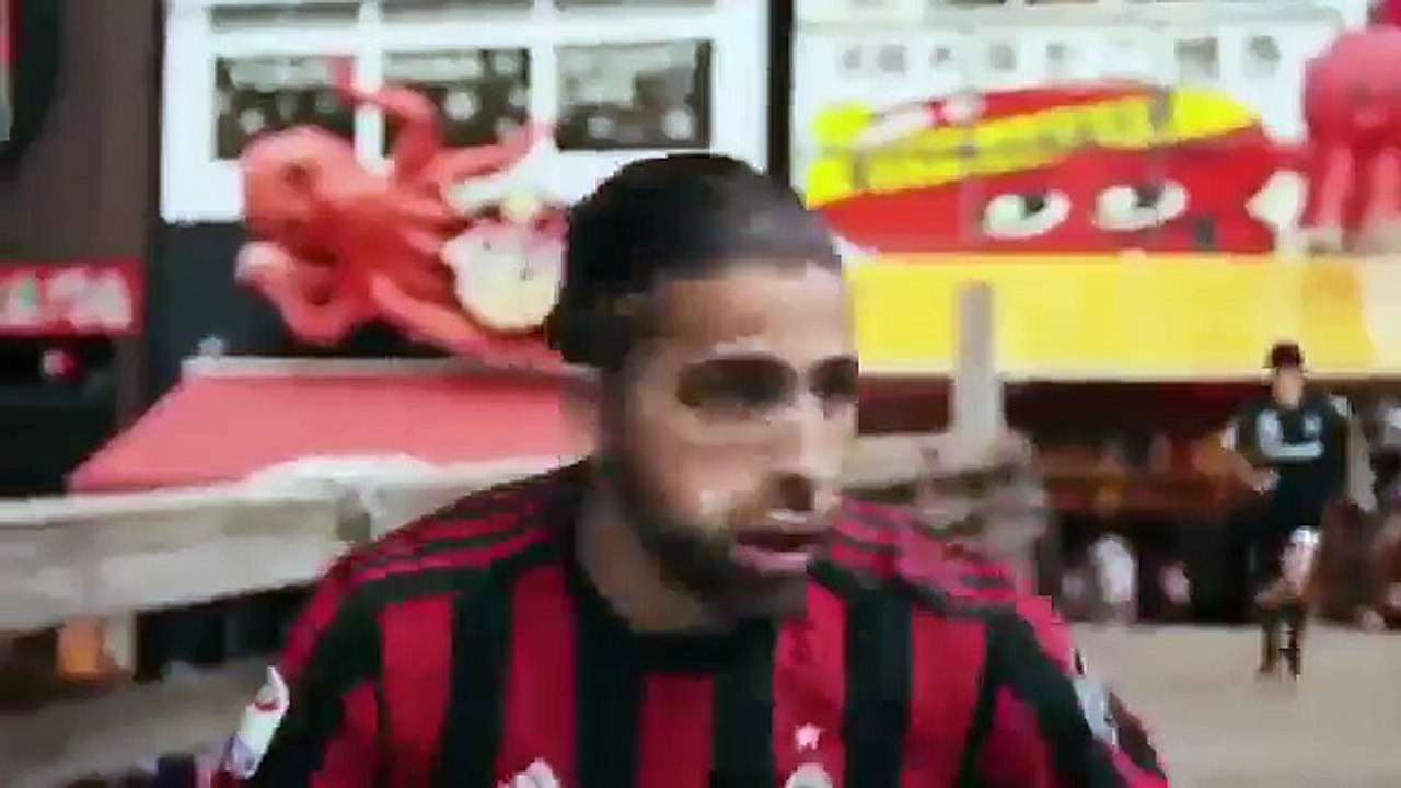 Hakan Çalhanoğlu Tsubasa'nın yeni kahramanı oldu!