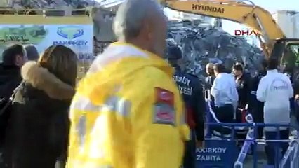 Bakırköy'de başına demir düşen belediye işçisi öldü