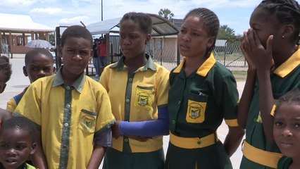 Angolanos cruzam fronteira para estudar