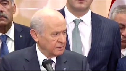 Bahçeli'den Rıdvan Dilmen'e: Sahadaki şeytanlığını siyasete karıştırmasın!