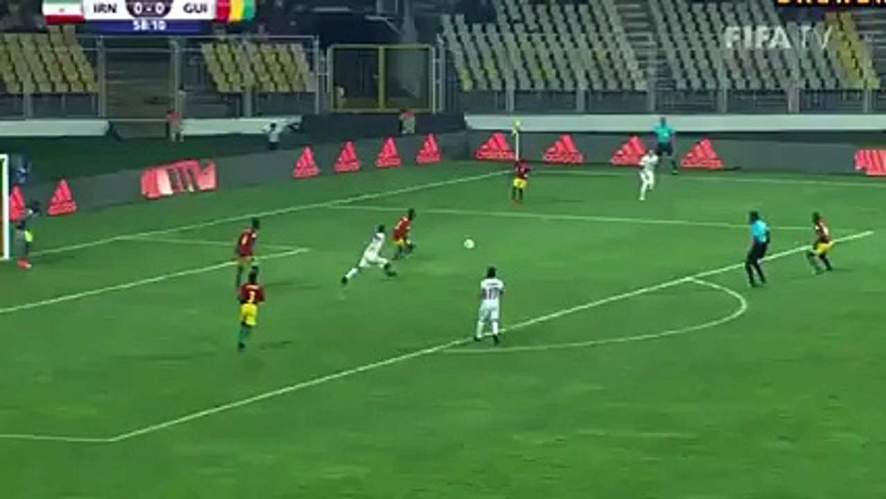Galatasaray, İranlı futbolcu Allahyar Sayyadmanesh transferinden vazgeçti!
