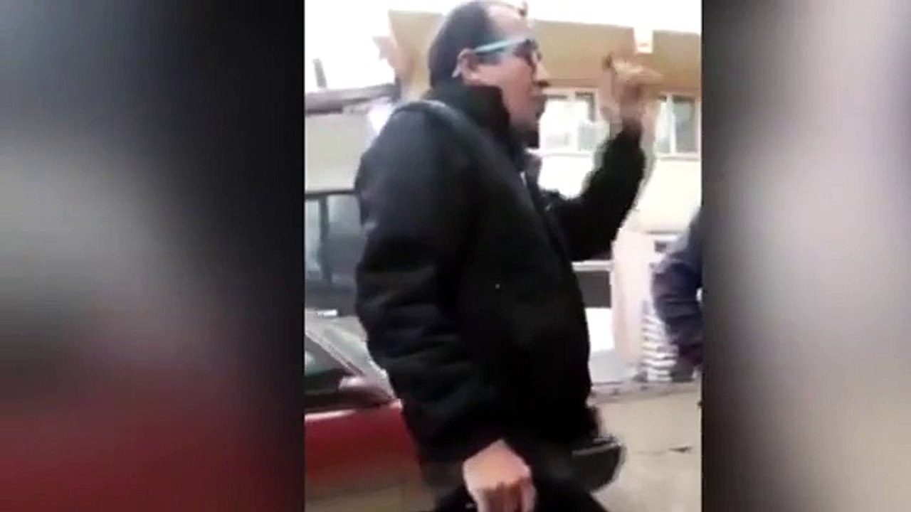 Öğretmenden veliye tepki çeken sözler: Sen fakirsin para bulamazsın!