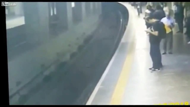 Trenin önüne itti, Şeytanın emrini yerine getirdim dedi!