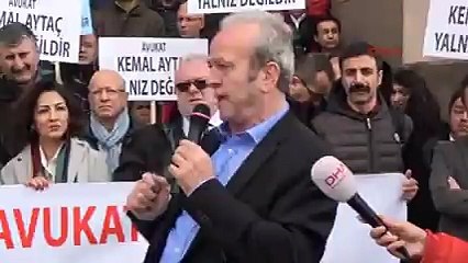 Avukatlardan meslektaşları Kemal Aytaç&#39;a destek eylemi