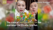 Sosyal medyanın yeni akımı: Renkli buz yemek