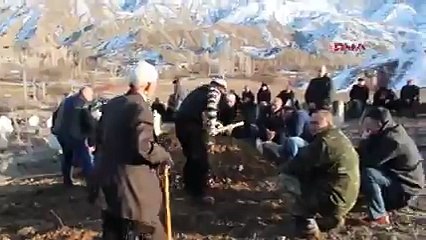 Kendisi için hazırlanan mezarı ziyaret etti