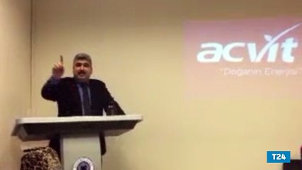 Öğrencilere ders verirken ürettiği şampuanı yedi!