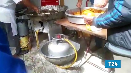 Stephen Hawking için İzmir&#39;de lokma döküldü