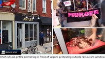Vegan protestoculardan bıkan restoran sahibi eylemcilerin gözü önünde et yedi
