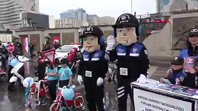 Vali, yanlışlıkla biber gazı sıktı: Öhö öhö...