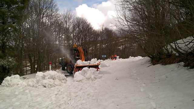 Le déneigement a commencé sur la route des Crêtes