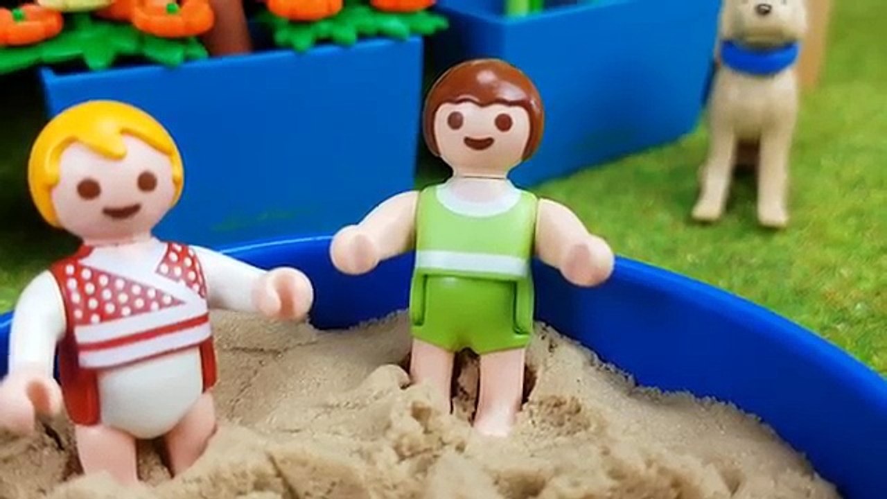 Playmobil 27 | Martita pasa la tarde en casa de Leo.Playmobil en español