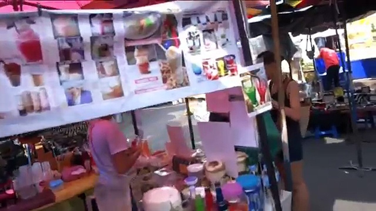 PUPPY STORE IN CHATUCHAK MARKET, BANGKOK WEEKEND MARKET, CHATUCHAK MARKET IN BANGKOK