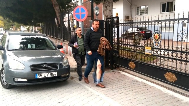 Polis, Kendisini Komiser Olarak Tanıtan Dolandırıcıyı Linç Edilmekten Kurtardı