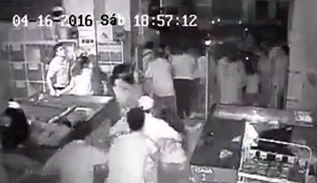 Homenaje a las víctimas del terremoto en Manabí