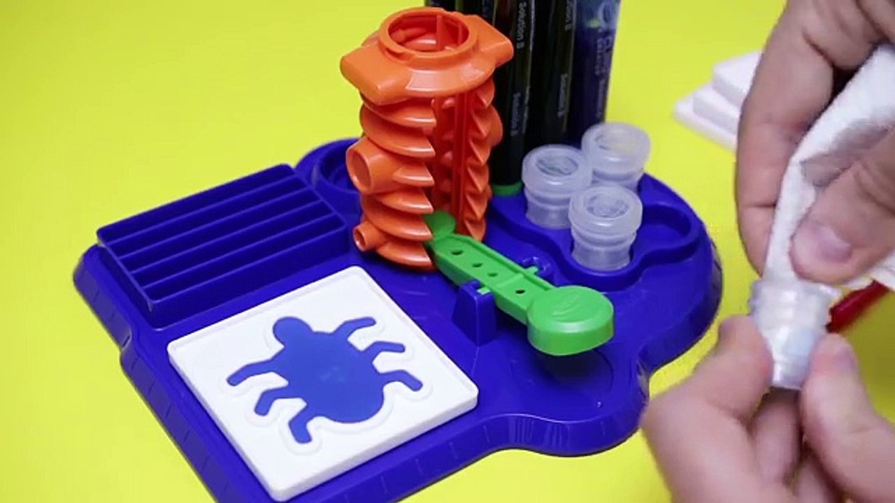 CREAZIONI con CRAYOLA STICCO STACCO: facciamo attacchini