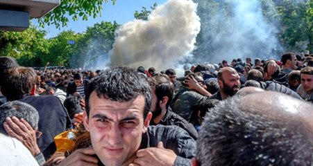 Ermenistan'da Protestolar Durulmuyor! Göstericiler Parlamentoyu Abluka Altına Aldı