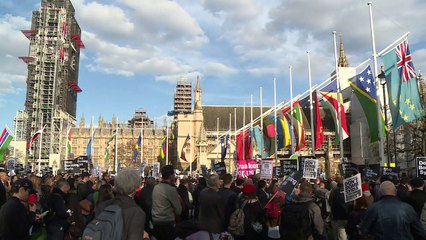 Manifestation contre les frappes en Syrie à Londres