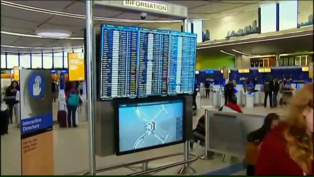 Stranger`s Act of Kindness Helps Mother Traveling with Two Young Children