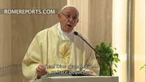 Papa en Santa Marta: La ternura de Dios se encuentra en lo grande y en lo pequeño