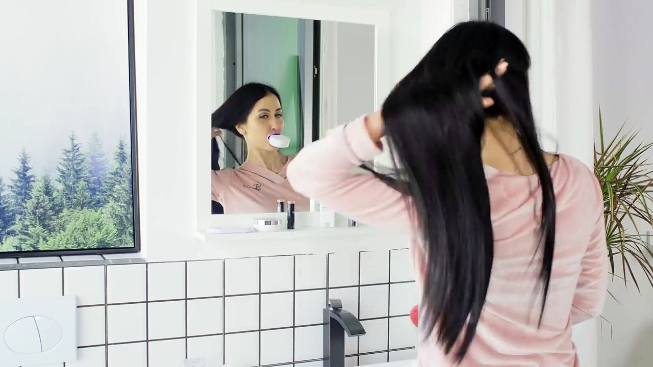 V-white_Automatic_Electric_Brush