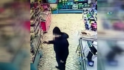 Altıpatlarla market soygunu kamerada