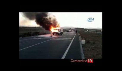 Kamyonet cayır cayır yandı