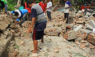 Polisi Selidiki Lokasi Robohnya Gedung Kesenian Cirebon