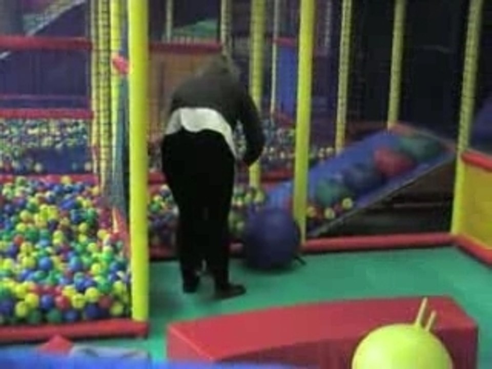 MOV049