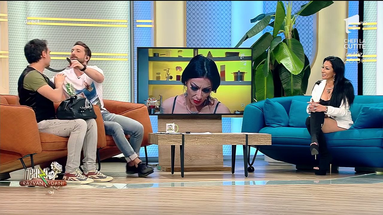 ”La ce folosește acest colier? Se pune în gură!? Ce are în geantă o femeie sado-maso