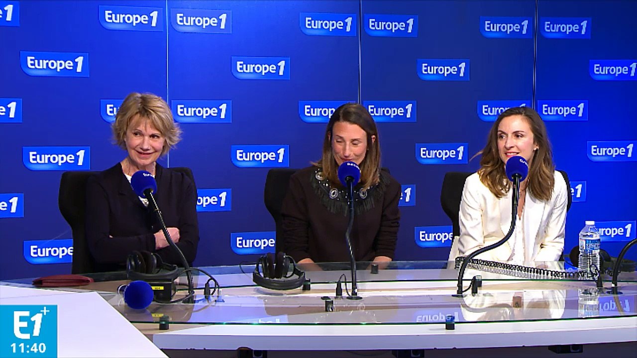 Miou-Miou, Camille Cottin et Camille Chamoux, en pleine action avec la chorée du film "Larguées"