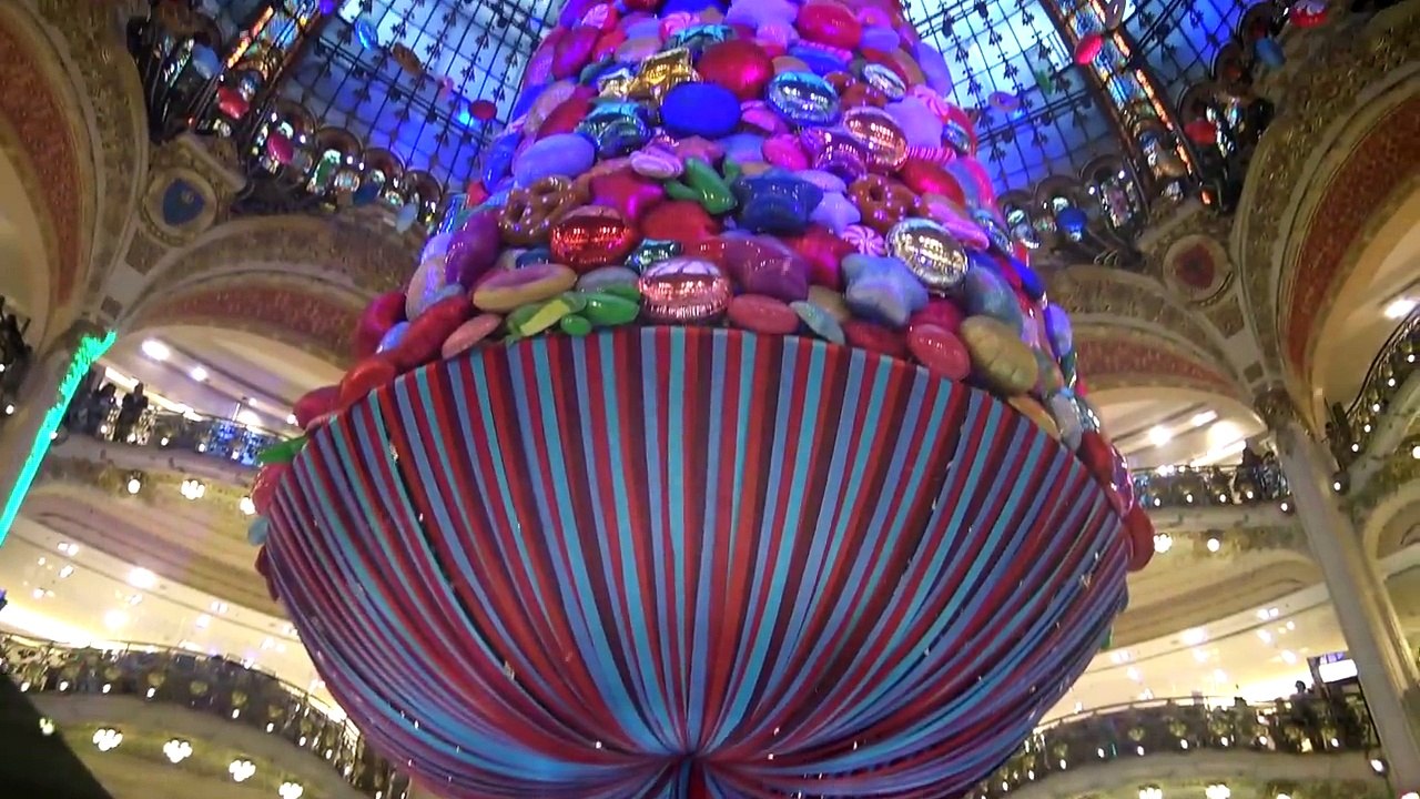 CLIP OFFICIEL • ÇA Y EST C'EST NOËL ! Chanson  de Noël ft. Kalys & Athena - Studio Bubble Tea