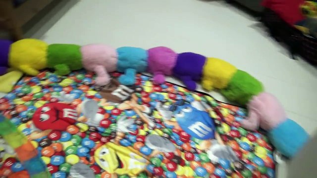 COMMENT ON A FAIT 100 MÈTRES DE CIRCUIT DANS LA MAISON !! • Studio Bubble Tea Lightning Speedy