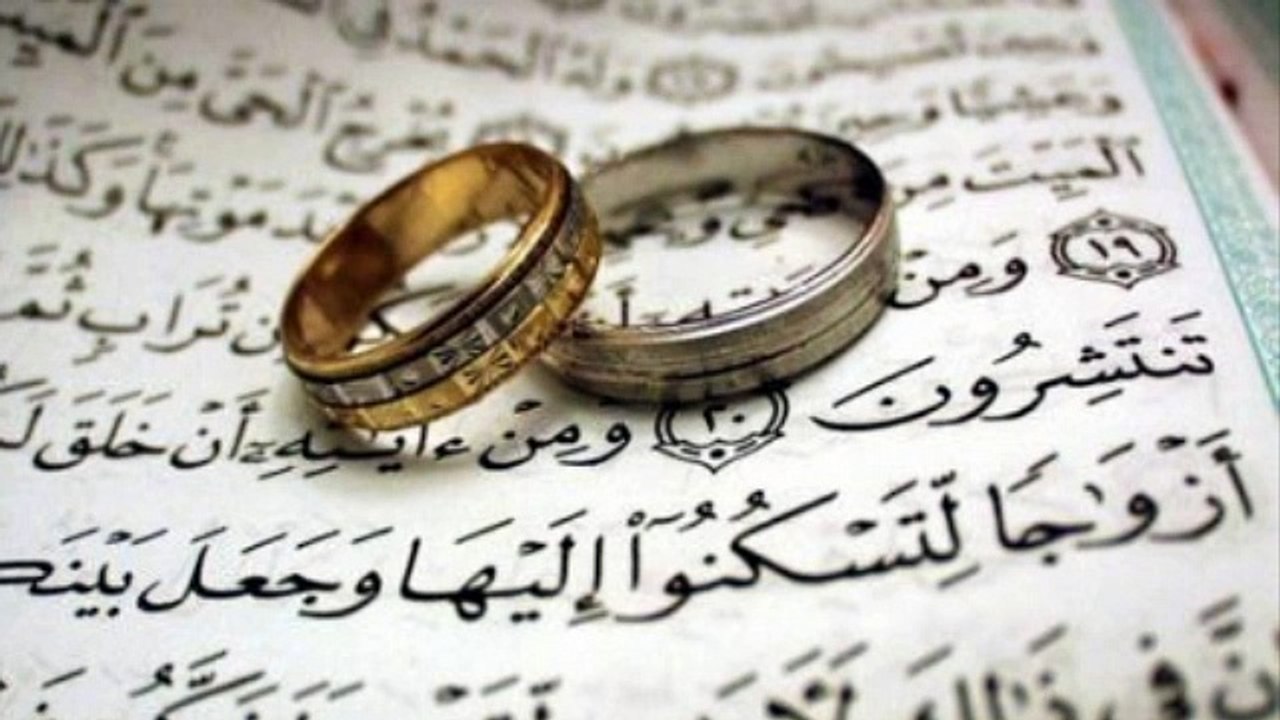 ومن آياته أن خلق لكم من أنفسكم أزواجا لتسكنوا إليها وجعل بينكم مودة و رحمة