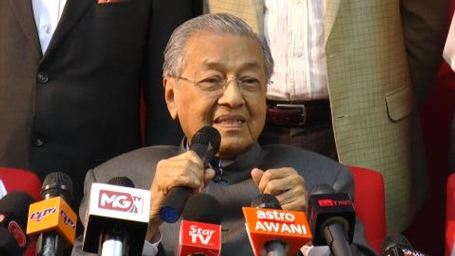 Tun M to Hadi: You should be an ustaz, not politician