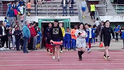 Entrée des équipes et trio d'arbitrage