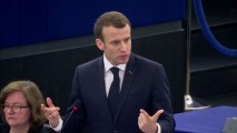 Macron defiende que un marco democrático pasa por reconocer las constituciones