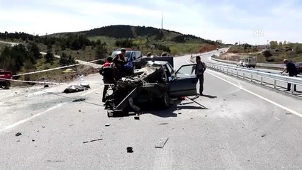 Download Video: Otomobil Kamyonete Çarptı: 1 Ölü, 4 Yaralı - Kastamonu