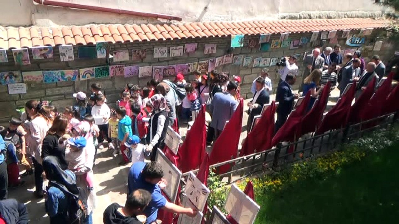 Puding ile resim yaptılar